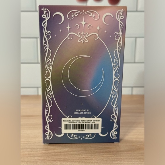 The Girl With No Reflection Hand Mirror | Fairyloot - Picture 5 of 5